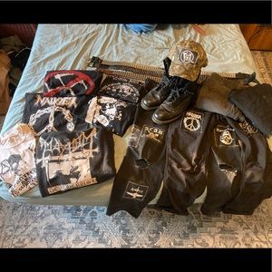 Lot of Crust punk clothes.. You get everything in the pictures..